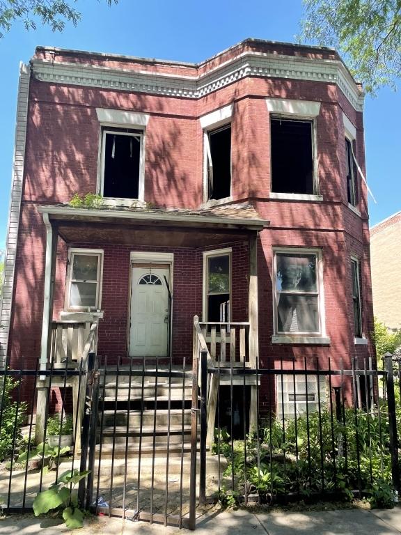 5750 S Elizabeth St., Chicago, IL 60636