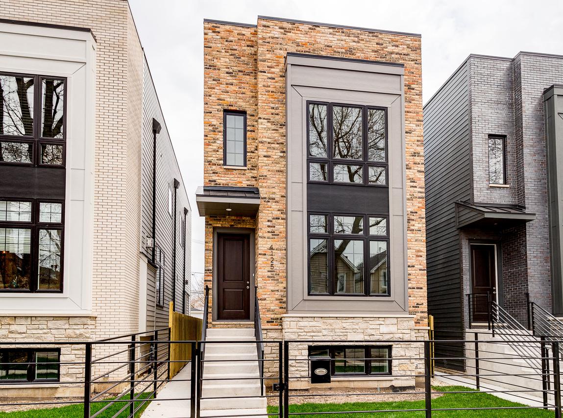 4111 N Whipple St., Chicago, IL 60618