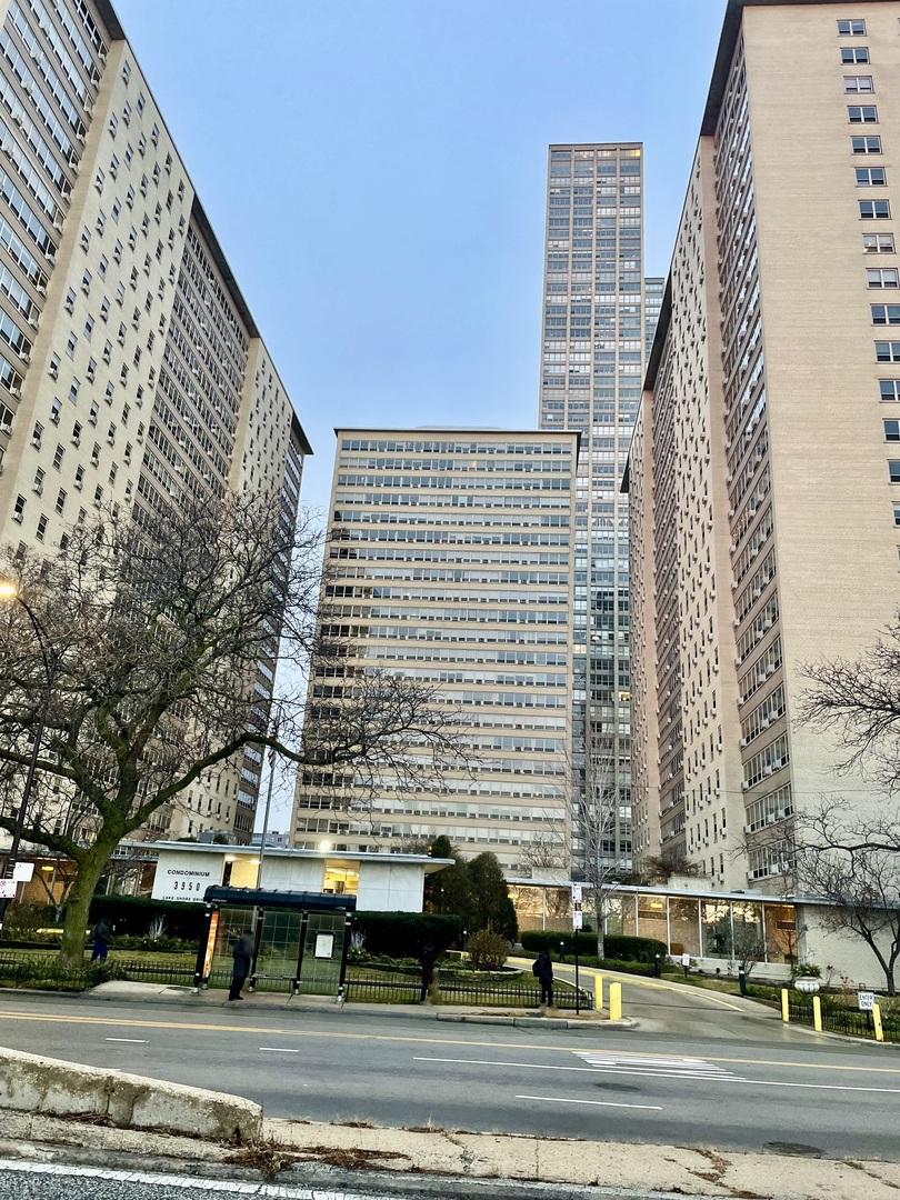 3950 N Lake Shore Dr. #1812, Chicago, IL 60613
