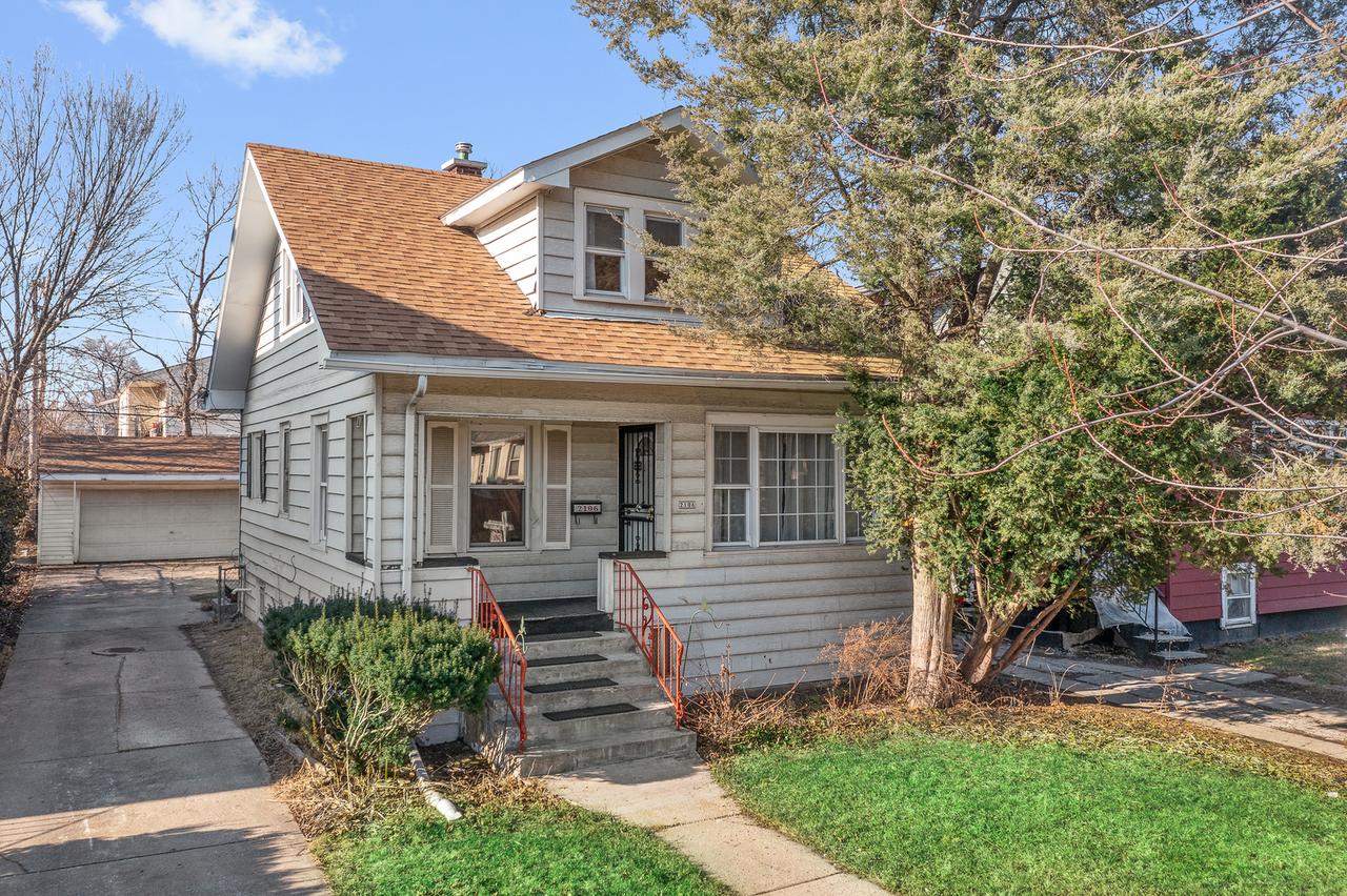 2106 S 3rd Ave., Maywood, IL 60153