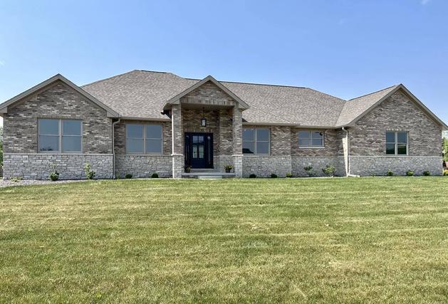 15874 Palmer Way, Bloomington, IL 61705
