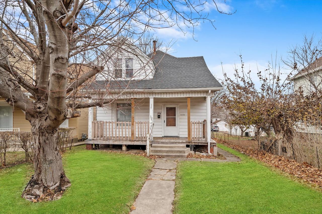 1634 N Wisconsin Ave., Peoria, IL 61603