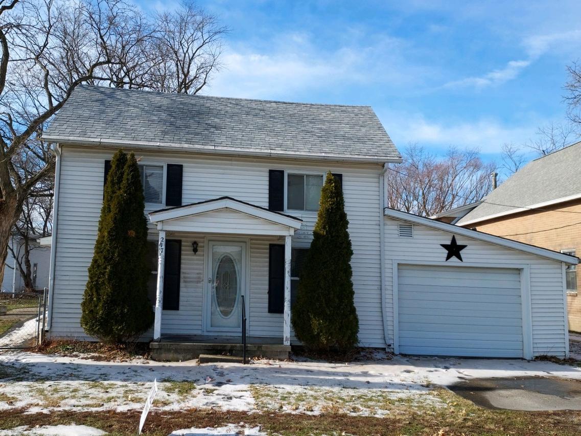 217 N Walnut St., Arcola, IL 61910