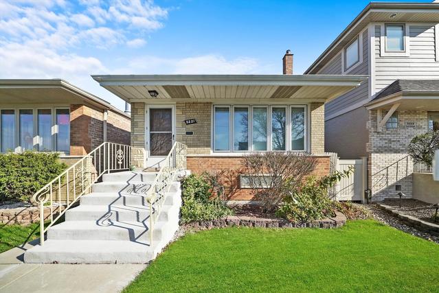 5221 S Mulligan Ave., Chicago, IL 60638