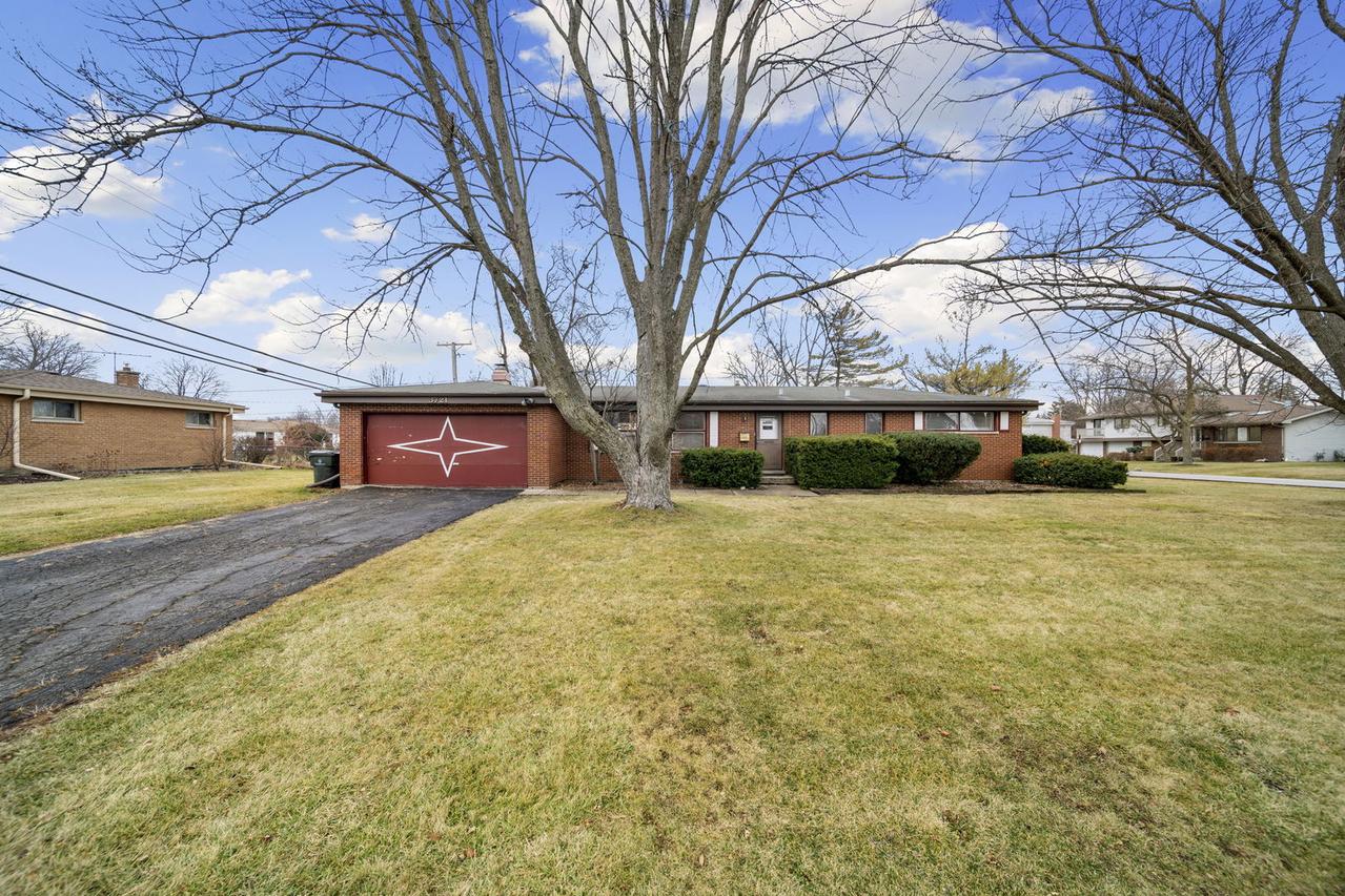 3721 Knollwood Ln., Glenview, IL 60025