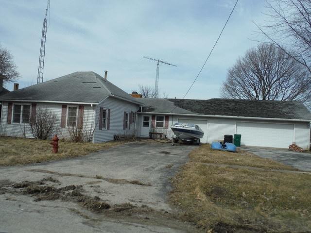 300 Elm St., Kinsman, IL 60437