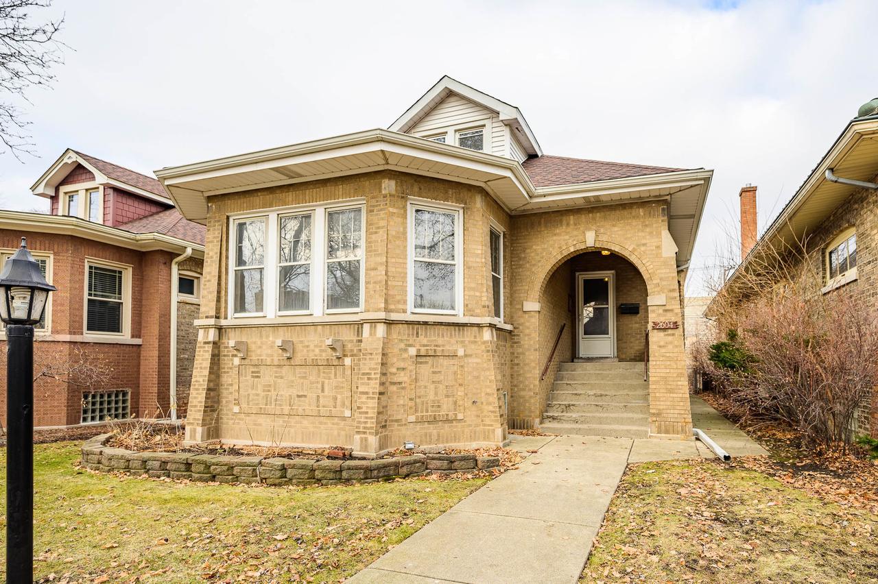 2604 W Farwell Ave., Chicago, IL 60645