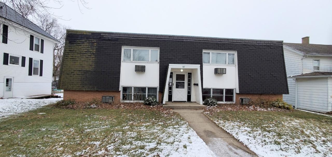 207 N Barber Ave., Polo, IL 61064