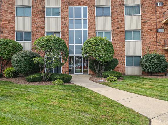 9724 S Karlov Ave. #102, Oak Lawn, IL 60453