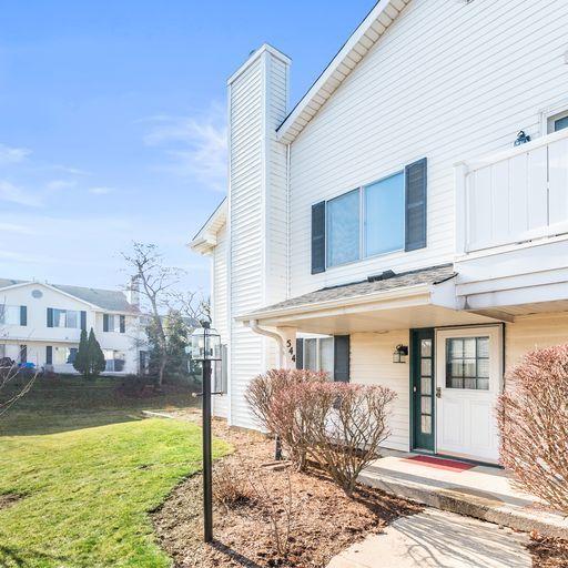 544 Willowcreek Ct. #3-9, Clarendon Hills, IL 60514