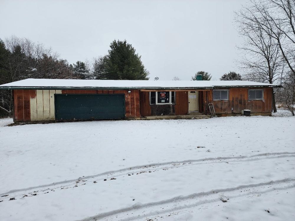 7504 Johnson Rd., Hebron, IL 60034