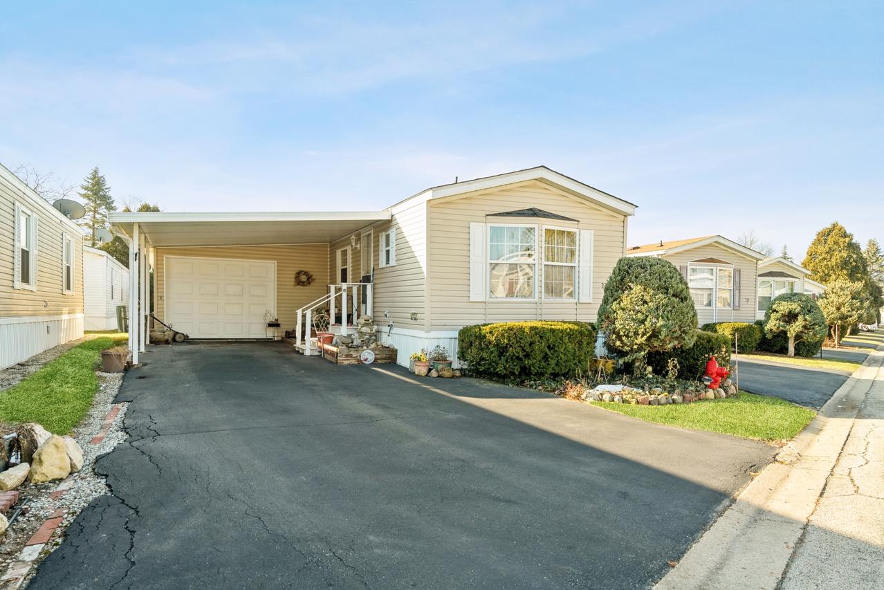 115 Anthony Pkwy., Wauconda, IL 60084