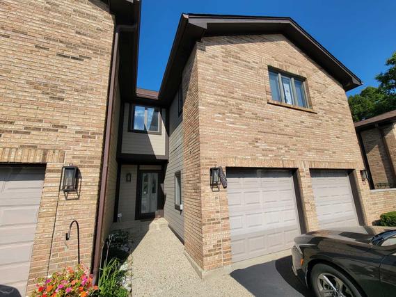 1682 Pebble Beach Dr., Hoffman Estates, IL 60169