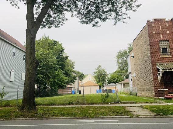 8142 S South Shore Dr., Chicago, IL 60617