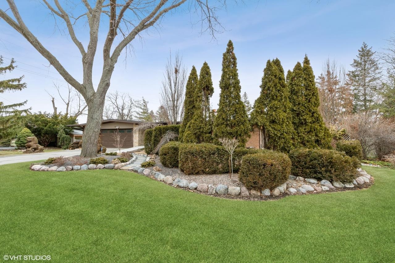 824 W Dorset Ave., Palatine, IL 60067