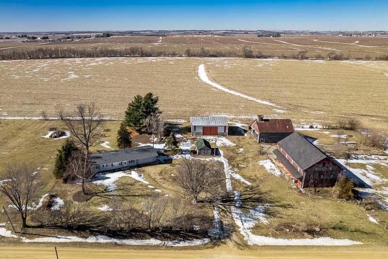4422 N Union Rd., Forreston, IL 61030
