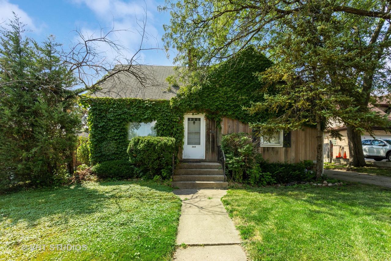 366 S Rex Blvd., Elmhurst, IL 60126