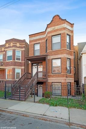 2913 N Kedzie Ave., Chicago, IL 60618