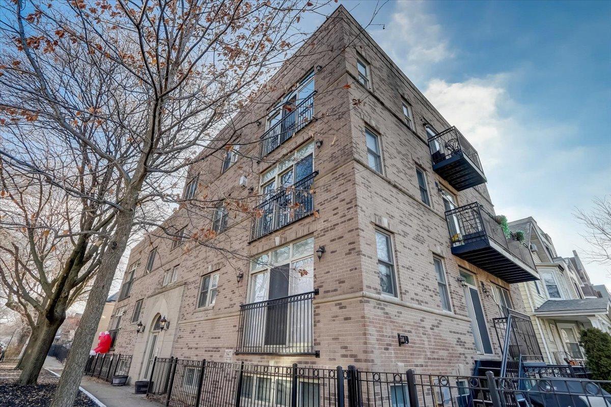 [Address Hidden by Seller], Chicago, IL 60657