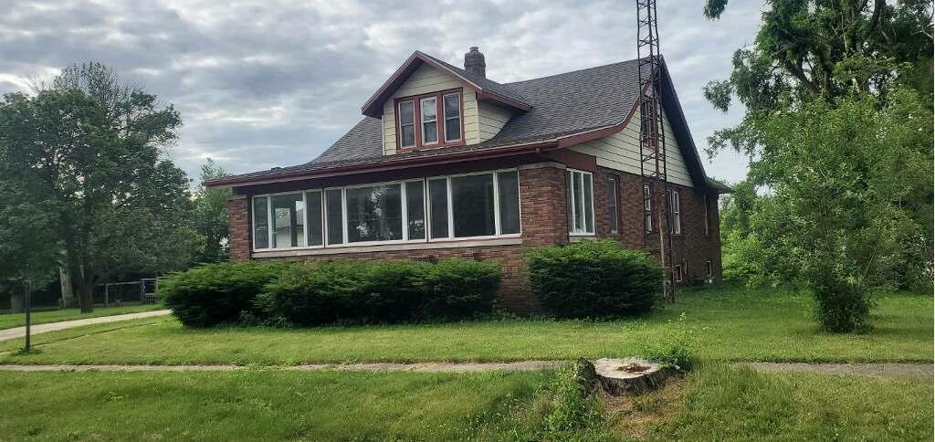 101 South St., Emington, IL 60934
