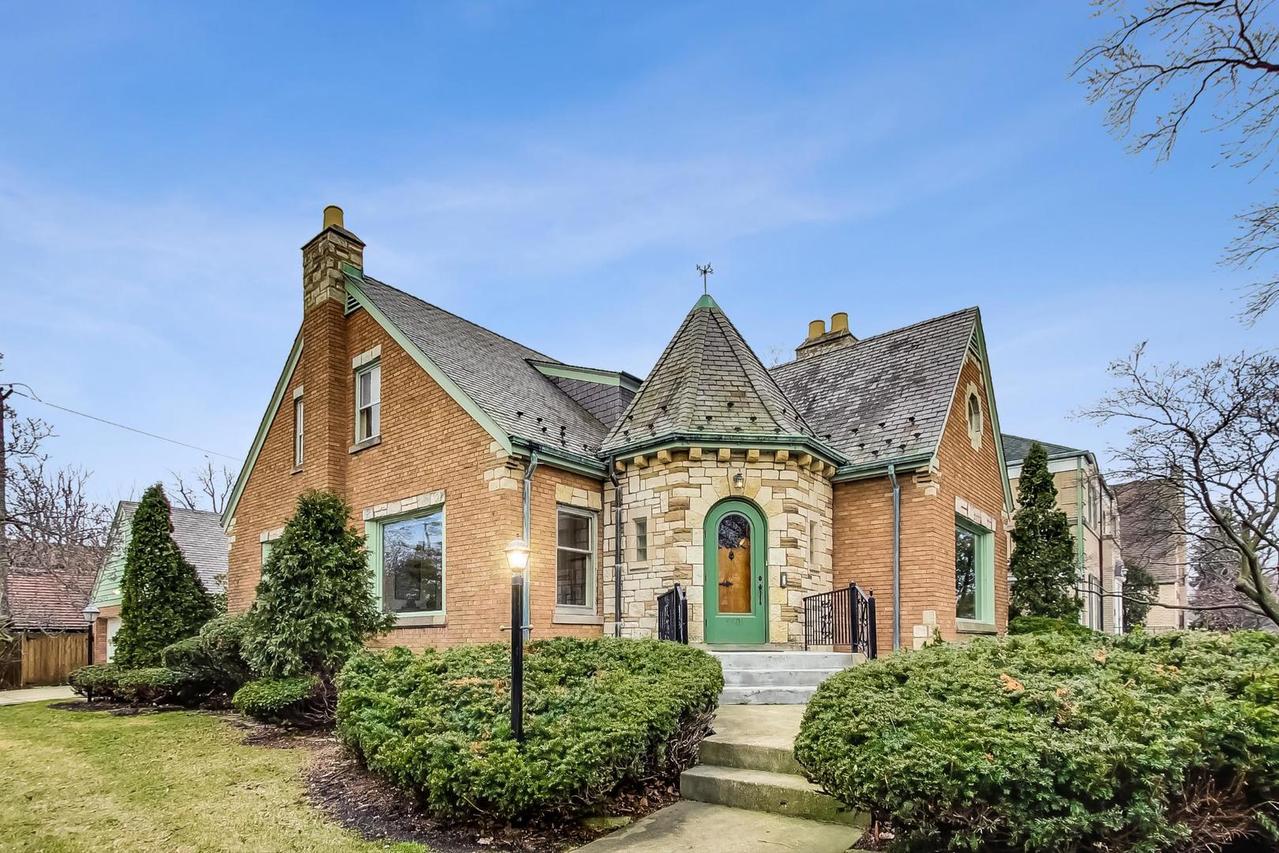 9901 S Bell Ave., Chicago, IL 60643