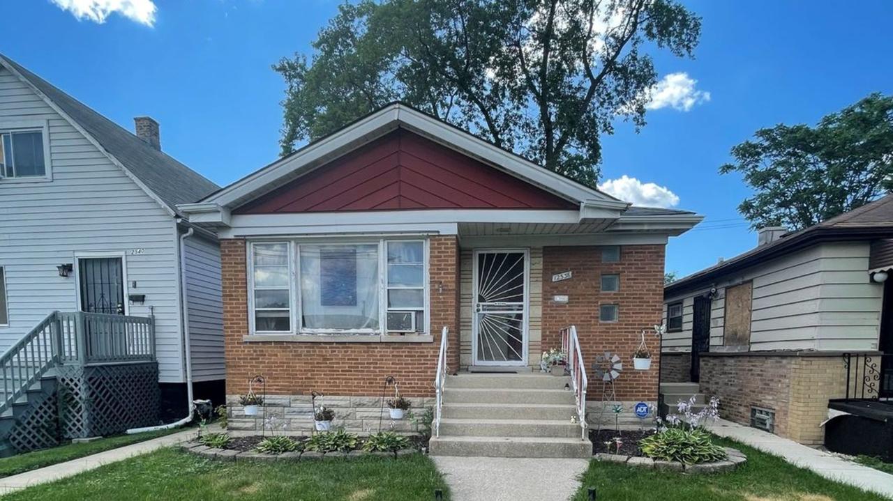 12538 S Wood St., Calumet Park, IL 60827