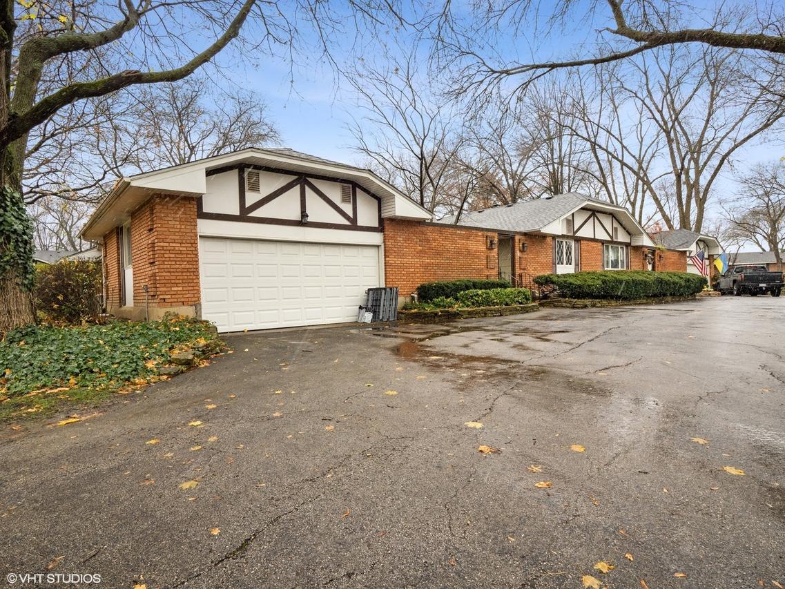 1 Pembroke On Duxbury, Rolling Meadows, IL 60008