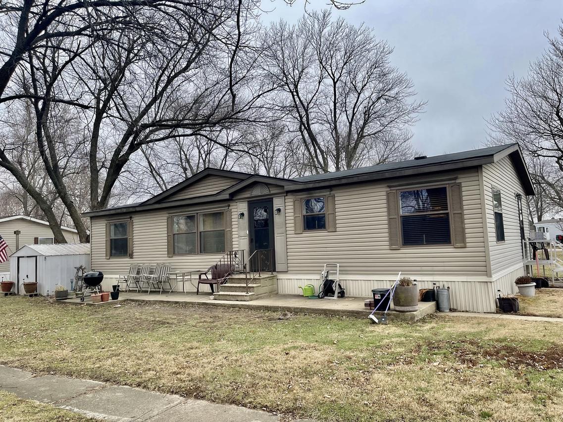 111 S 13th Ave. #B18, Mendota, IL 61342