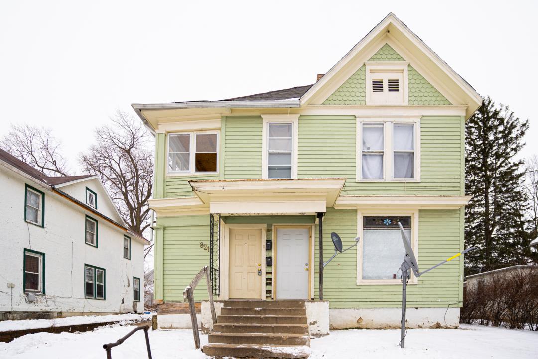821-823 S Carroll Ave., Freeport, IL 61032