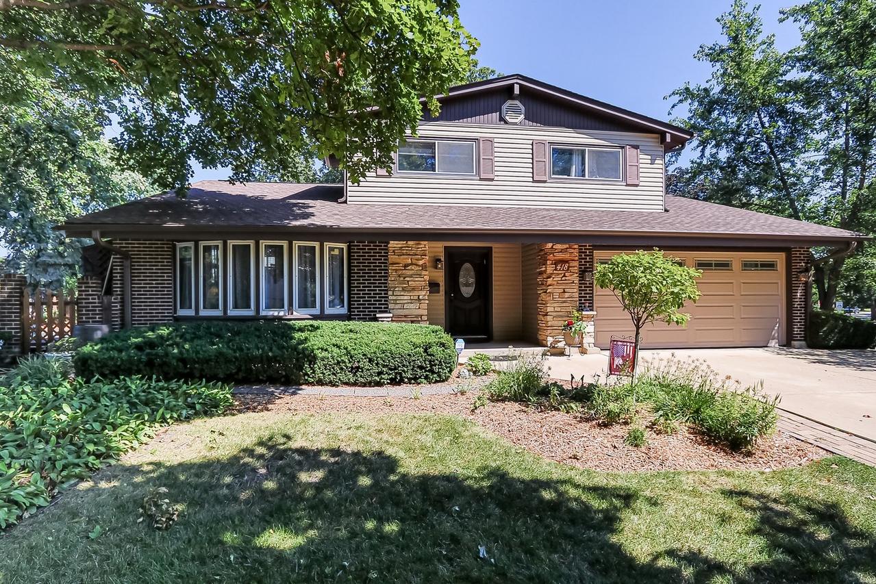 418 Spruce Dr., Schaumburg, IL 60193