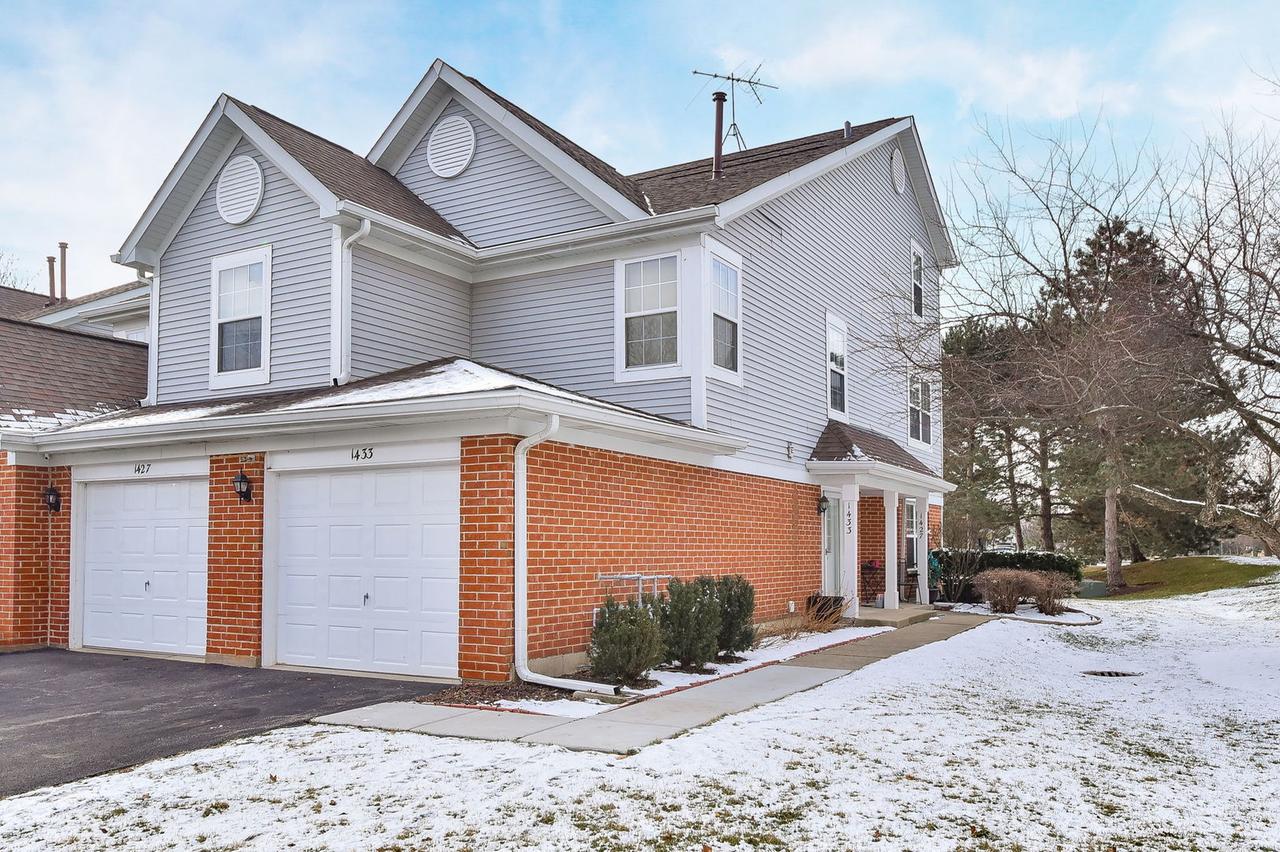 1433 Hampshire Ct., Roselle, IL 60172