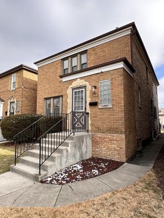 1823 Clarence Ave., Berwyn, IL 60402