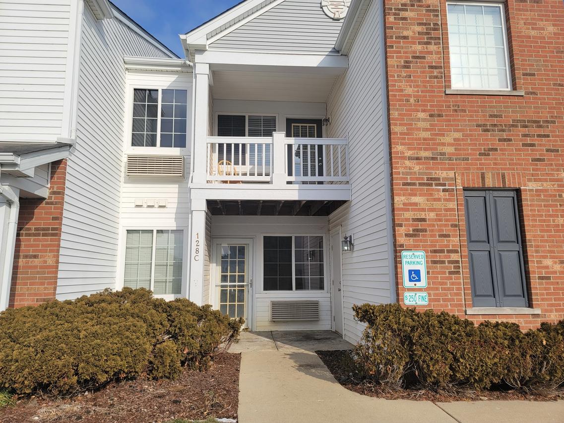 128 Bertram Dr. #C, Yorkville, IL 60560