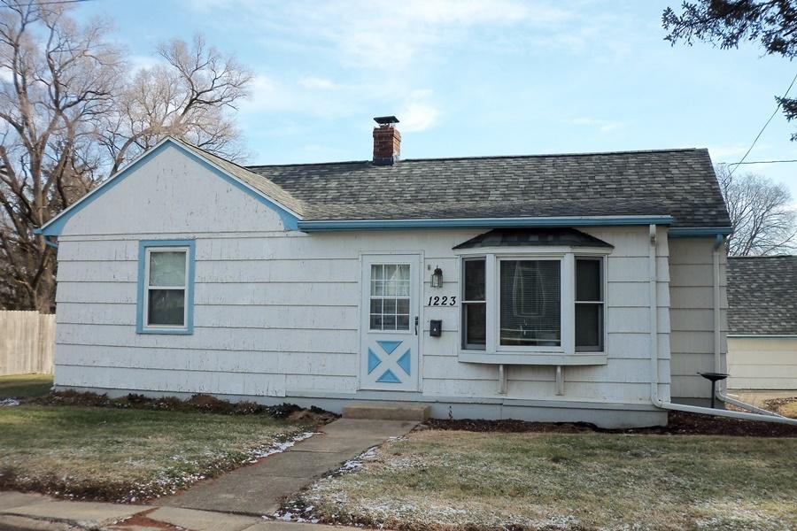 1223 S Bauscher Ave., Freeport, IL 61032