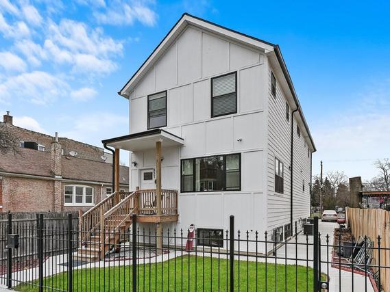 837 N Avers Ave., Chicago, IL 60651