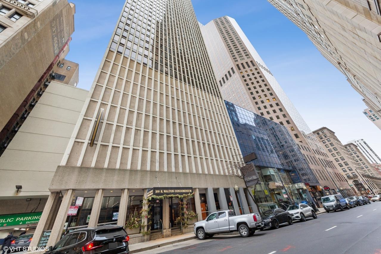 100 E Walton St. #17D, Chicago, IL 60611