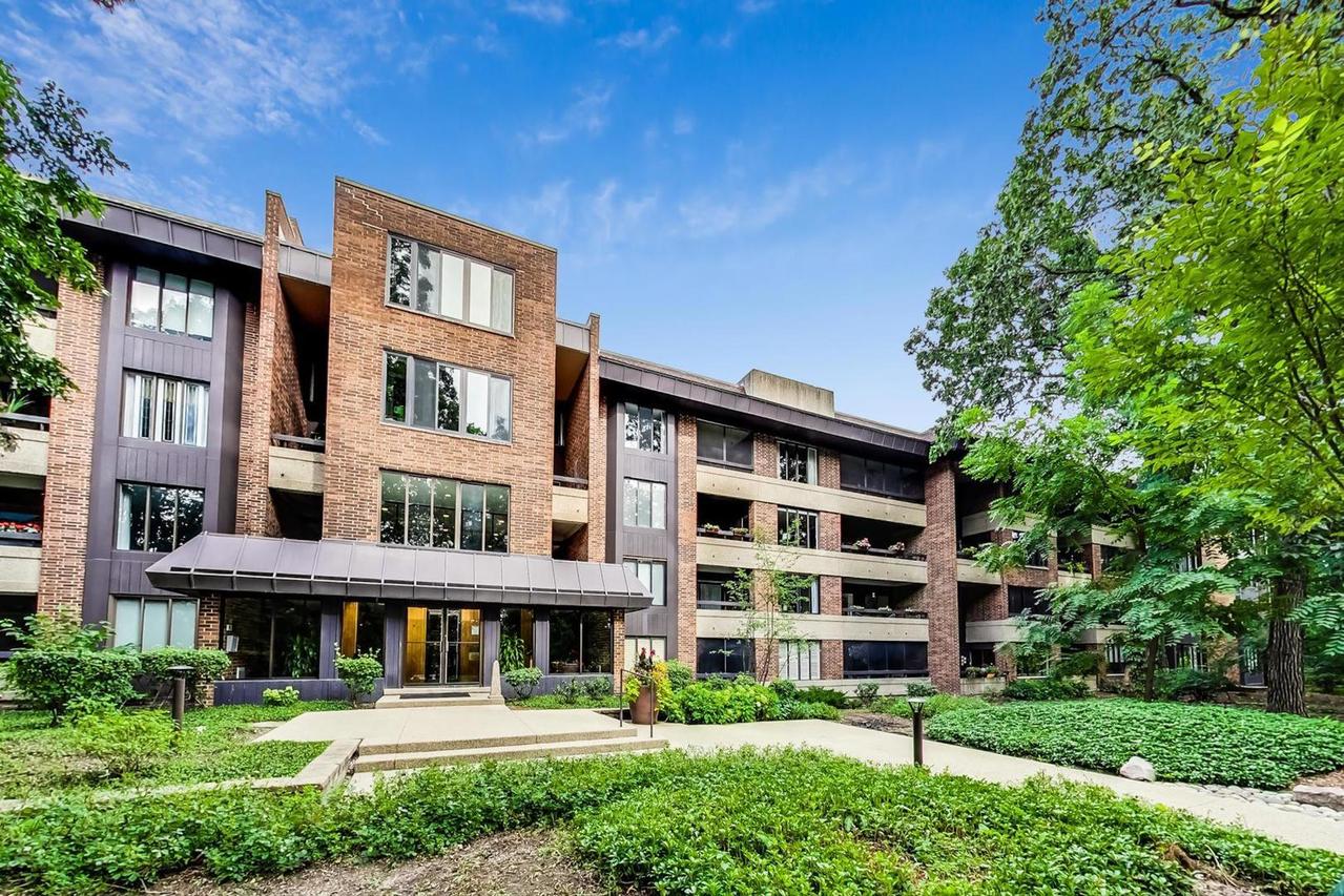 1401 Burr Oak Rd. #210B, Hinsdale, IL 60521