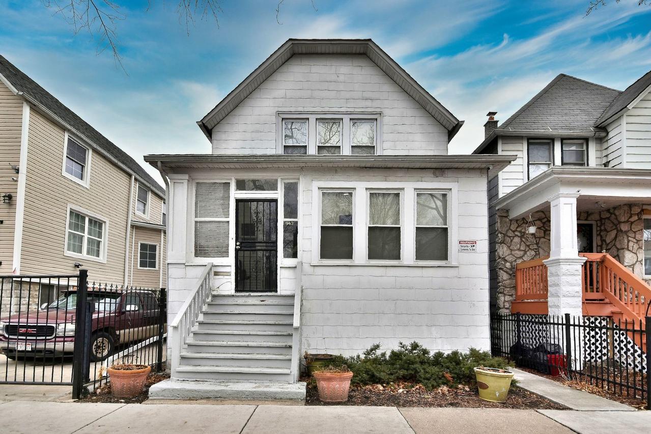 943 N Latrobe Ave., Chicago, IL 60651
