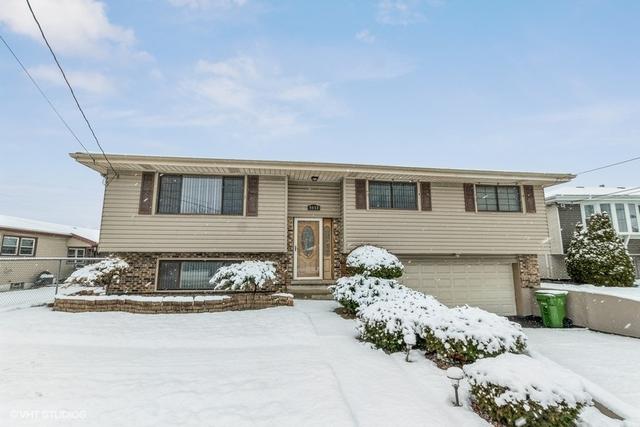 9048 Crescent Ct., Oak Lawn, IL 60453
