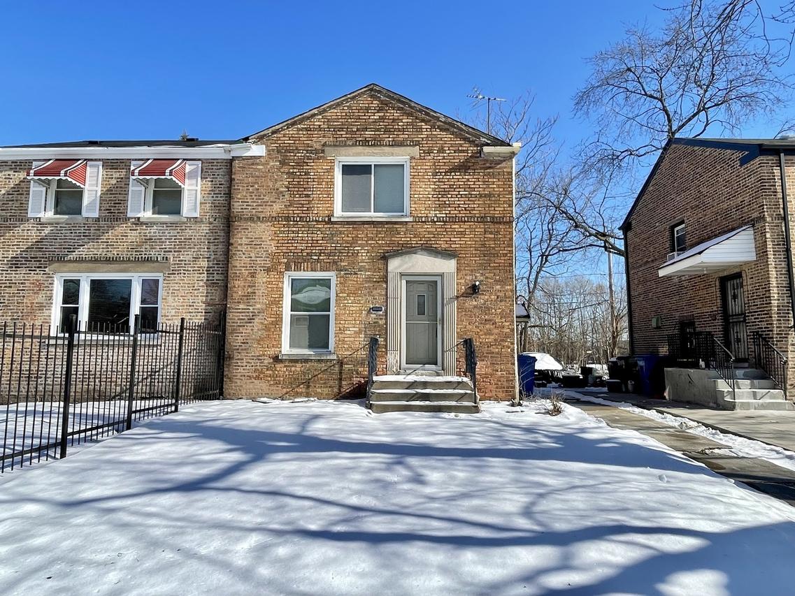 8603 S Champlain Ave., Chicago, IL 60619