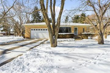 26134 N Orchard Rd., North Barrington, IL 60010