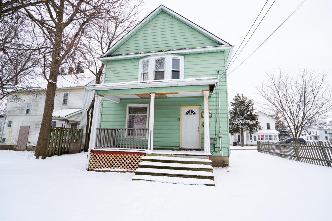 421 W Broadway St., Freeport, IL 61032