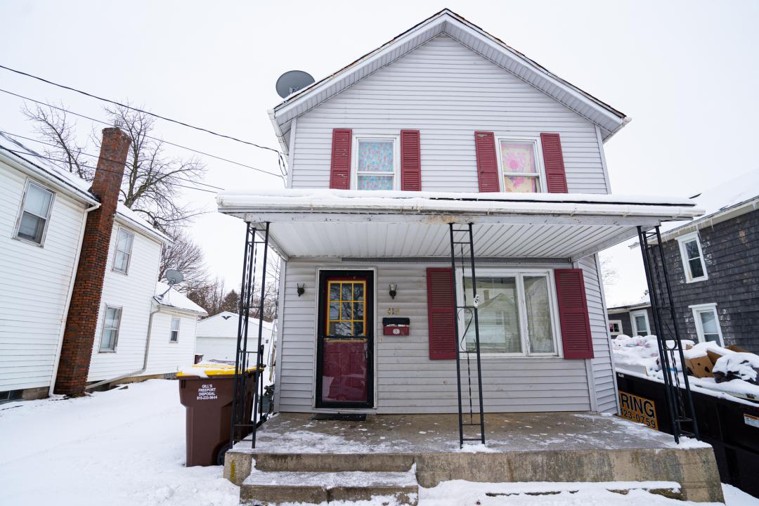419 W American St., Freeport, IL 61032