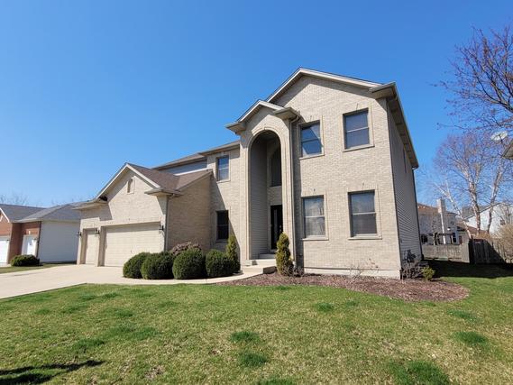 201 Amherst Cir., Oswego, IL 60543