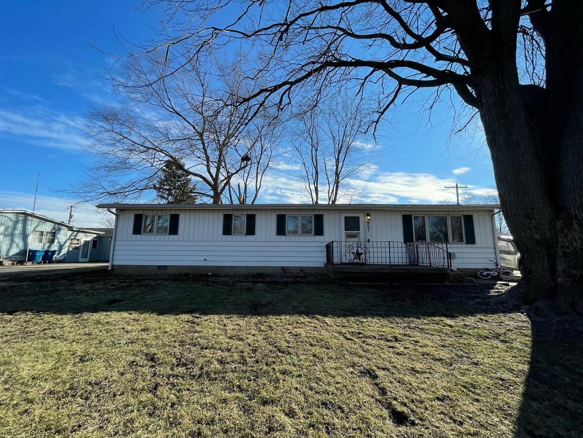 607 W Clark St., Thomasboro, IL 61878