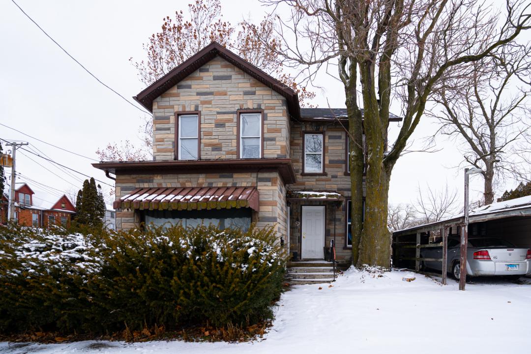 4 E Clark St., Freeport, IL 61032