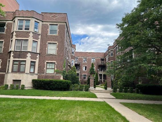 828 E Drexel Sq. #3, Chicago, IL 60615