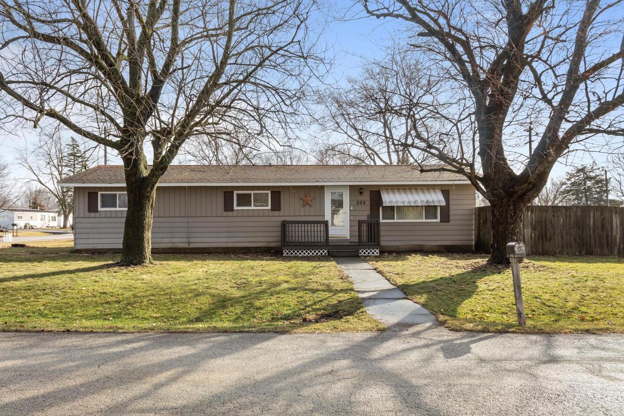 202 N Schluter St., Thomasboro, IL 61878