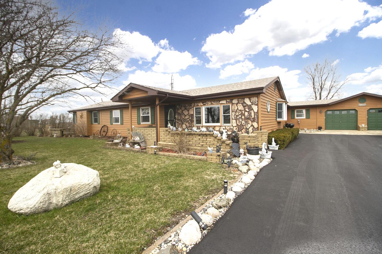 662 E 1900 North Rd., Gilman, IL 60938