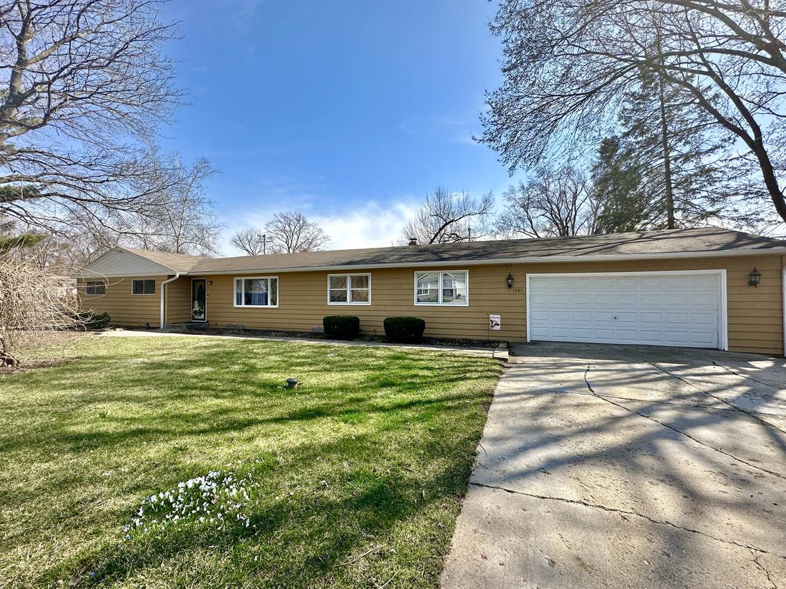 7207 Hiawatha Dr., Wonder Lake, IL 60097